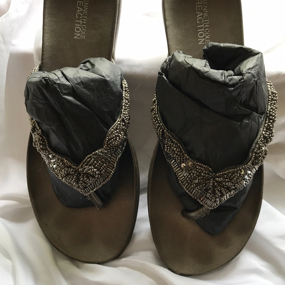 Kenneth Cole Sandals in Pewter. 10.